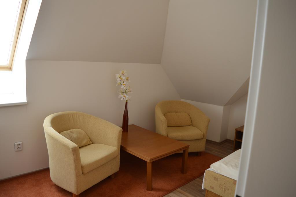 Garni Hotel SD Akademik Bratislava Oda fotoğraf