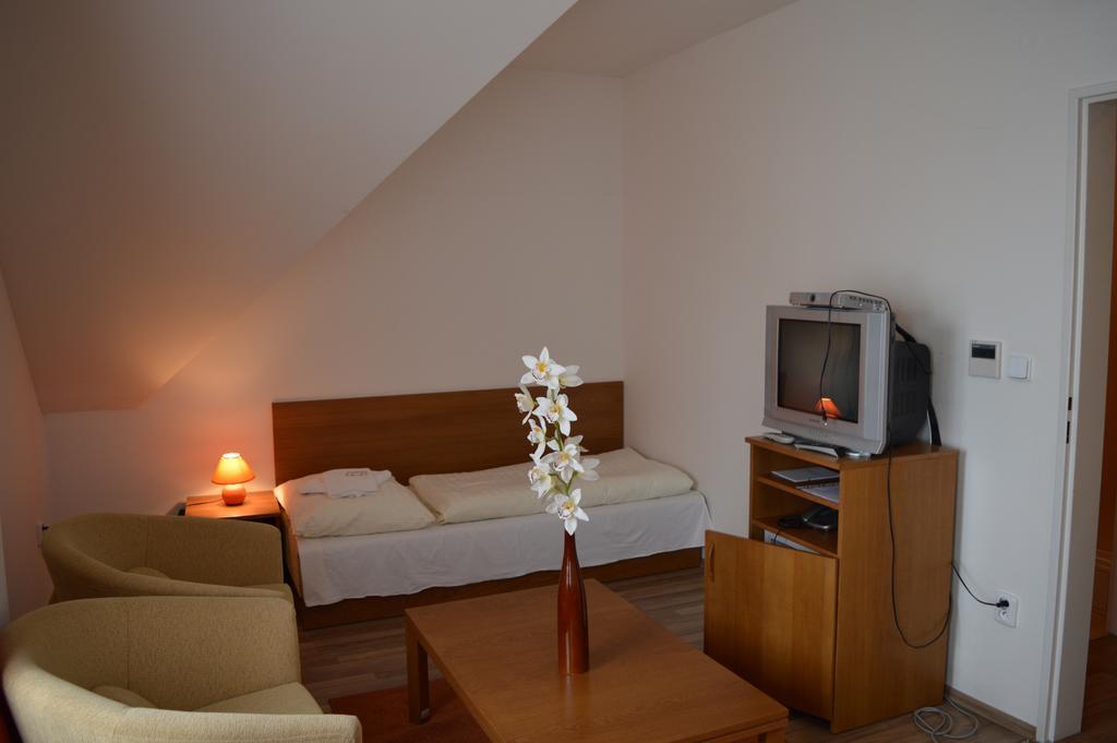 Garni Hotel SD Akademik Bratislava Oda fotoğraf